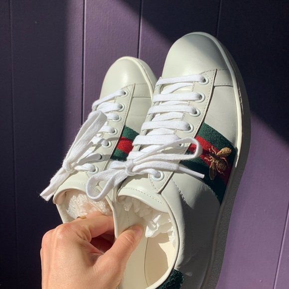 Gucci Women's Ace sneaker with bee - Picture 2 of 9